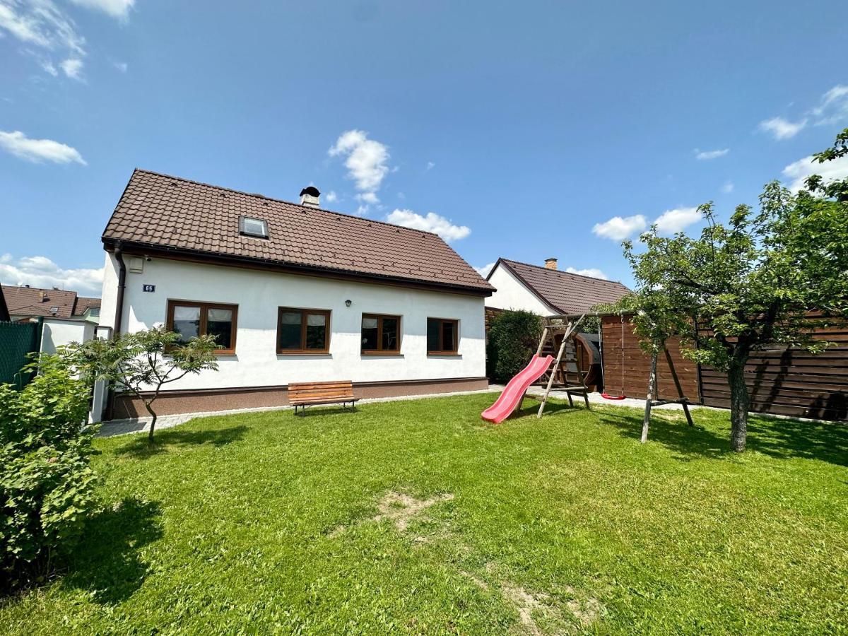 Вилла U Nas Na Chalupe Borovany  Экстерьер фото